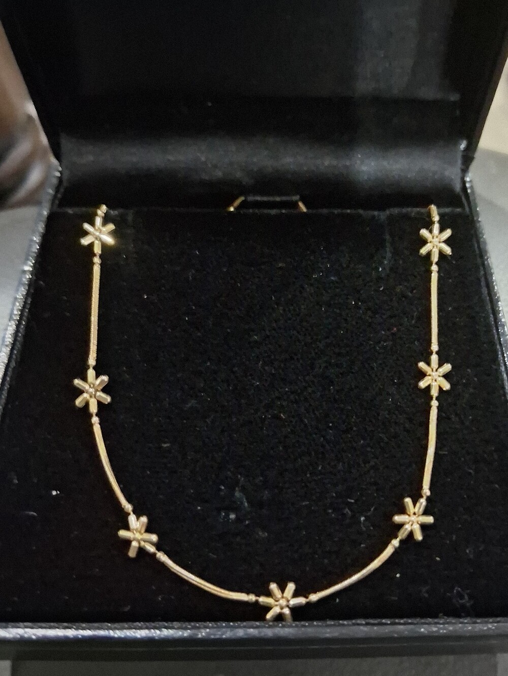 18Kt Gold Snowflake Chain 18" - 21"